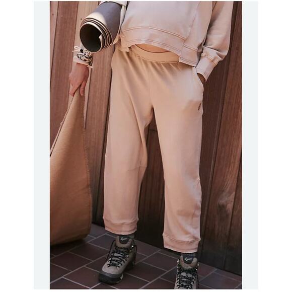 FP Movement x Hatch Maternity Intercept Sweatpants Size Medium Desert Sand Cozy - Picture 3 of 13